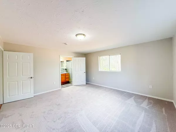Anchorage, AK 99516,3435 Huffman RD