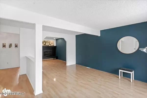 Anchorage, AK 99515,304 Deerfield DR