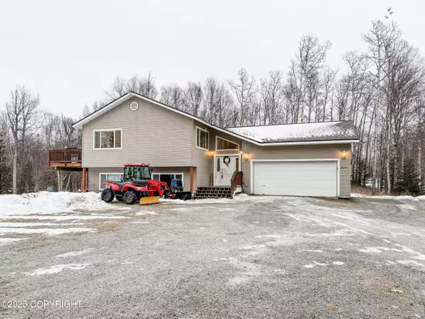 8011 N Highlander LOOP, Wasilla, AK 99654