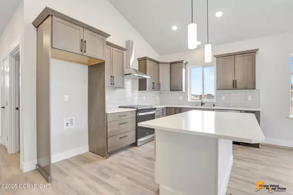 Anchorage, AK 99502,8875 Chalk Hill LOOP