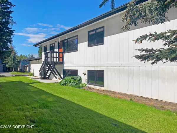 Anchorage, AK 99504,521 Creekside ST