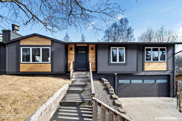 6905 Crawford ST, Anchorage, AK 99502