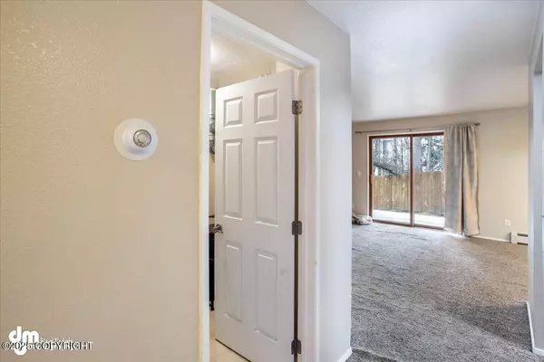 5622 E 40th AVE Anchorage, AK 99504