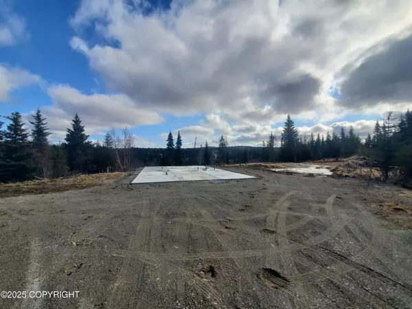 35232 North Fork RD, Anchor Point, AK 99556