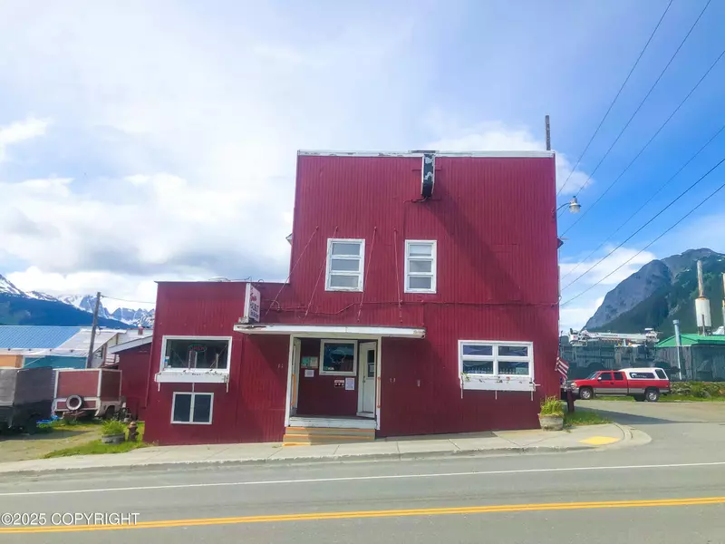 11-15 2nd AVE, Haines, AK 99827