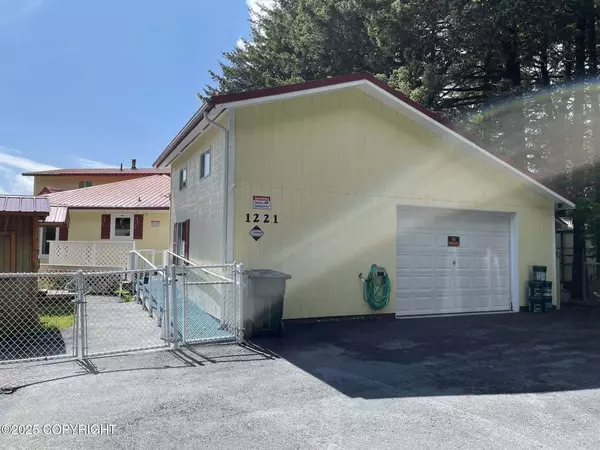 1221 W Kouskov ST, Kodiak, AK 99615