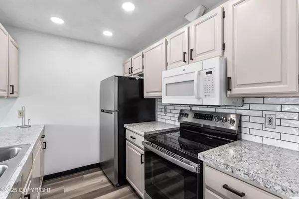 4433 San Ernesto AVE E205, Anchorage, AK 99508