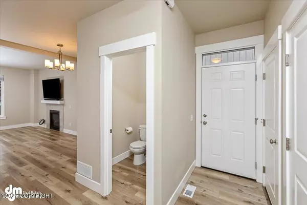 Anchorage, AK 99517,2930 Grimmauld PL