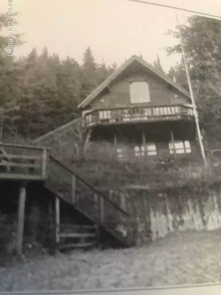 1009 Young DR, Cordova, AK 99574