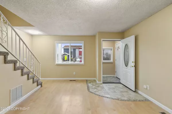 Anchorage, AK 99517,3607 Aldren CIR