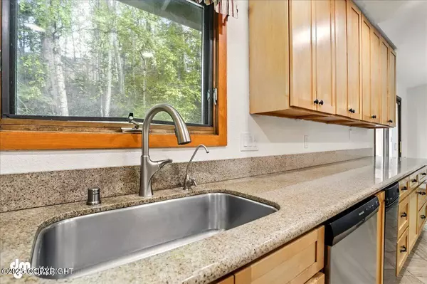 Eagle River, AK 99577,17537 Teklanika DR