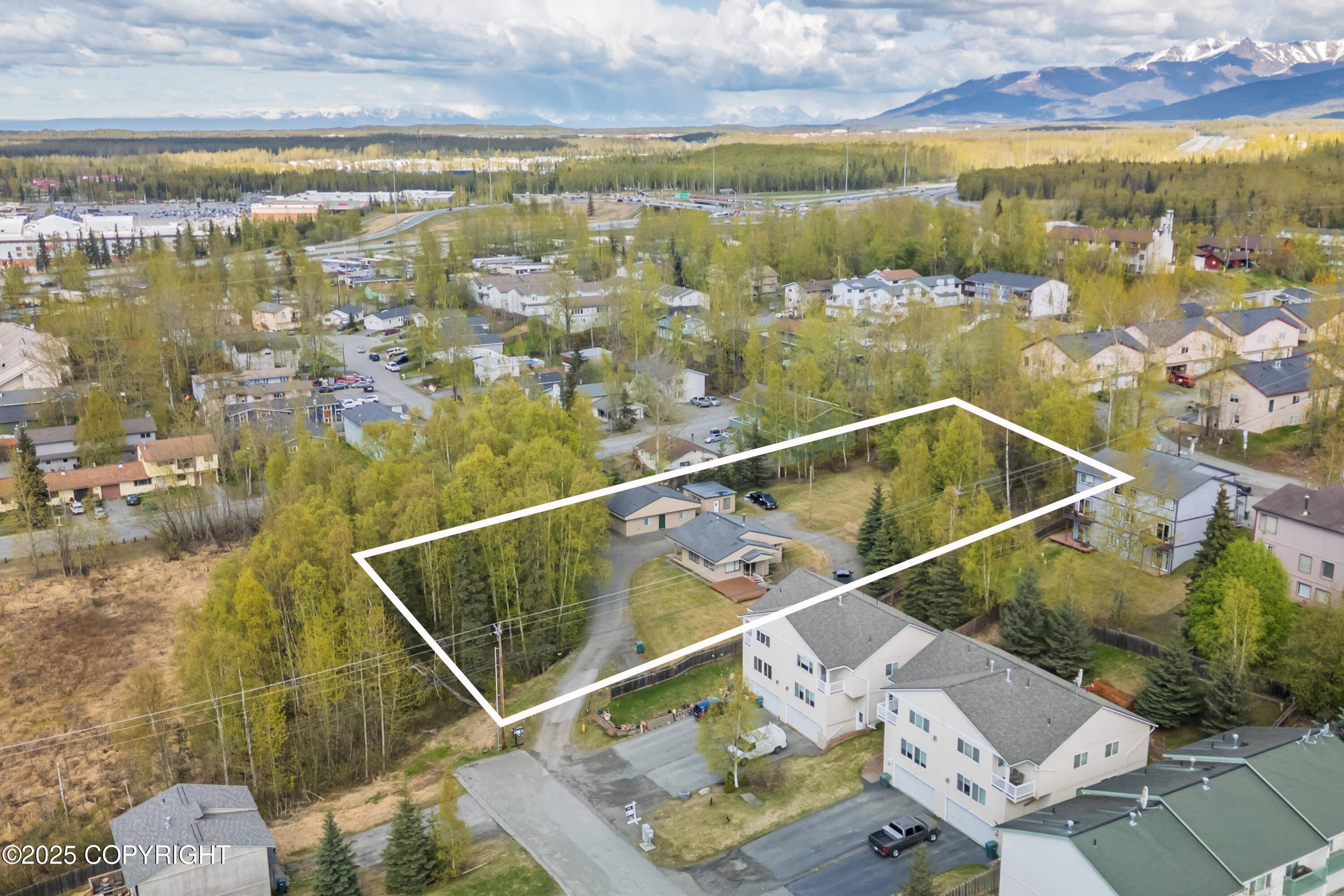 221 Creekside ST, Anchorage, AK 99504