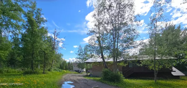 17690 E Idle DR, Palmer, AK 99645