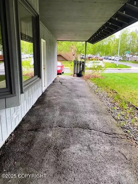 Anchorage, AK 99504,3301 Pussywillow ST