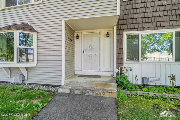 Anchorage, AK 99503,3294 Montpelier CT #12-E