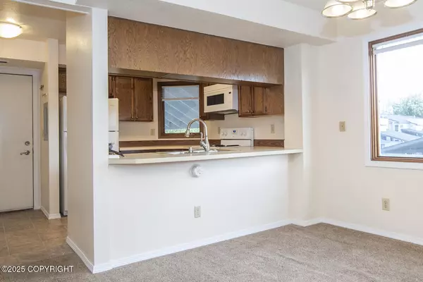 Anchorage, AK 99508,4063 E 20th AVE #D54