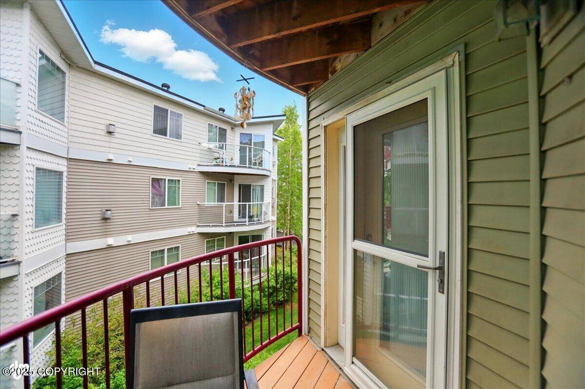 Anchorage, AK 99504,6109 Debarr RD #203
