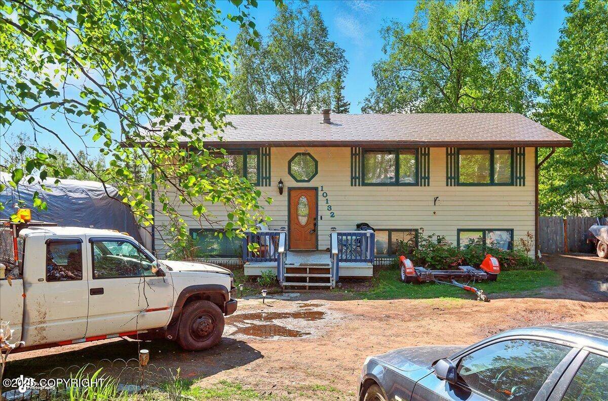10132 Chickaloon ST, Eagle River, AK 99577