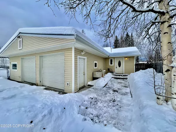 873 Memory AVE, North Pole, AK 99705