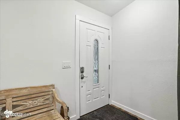 Anchorage, AK 99507,7101 Burlwood DR