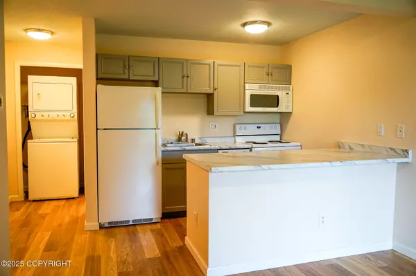 Anchorage, AK 99515,2100 Minerva WAY #A6