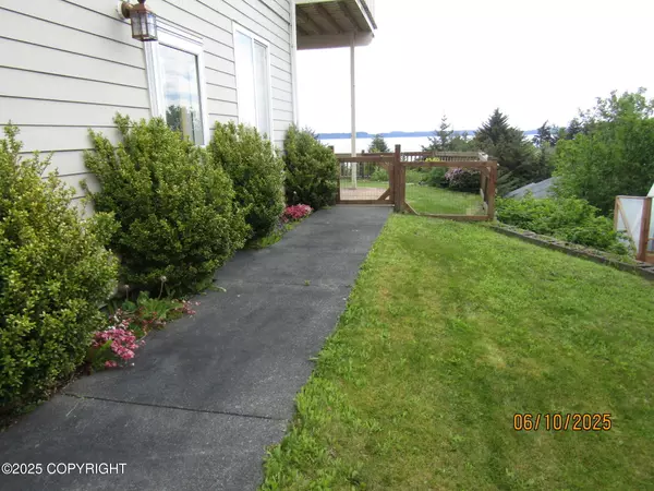 Kodiak, AK 99615,3434 Spruce Cape RD