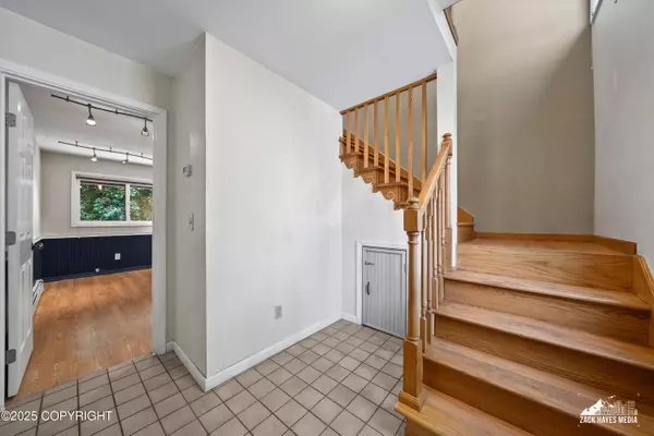 Anchorage, AK 99515,2044 Stonegate CIR