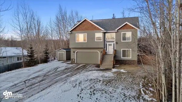 10931 E Equestrian ST, Palmer, AK 99645