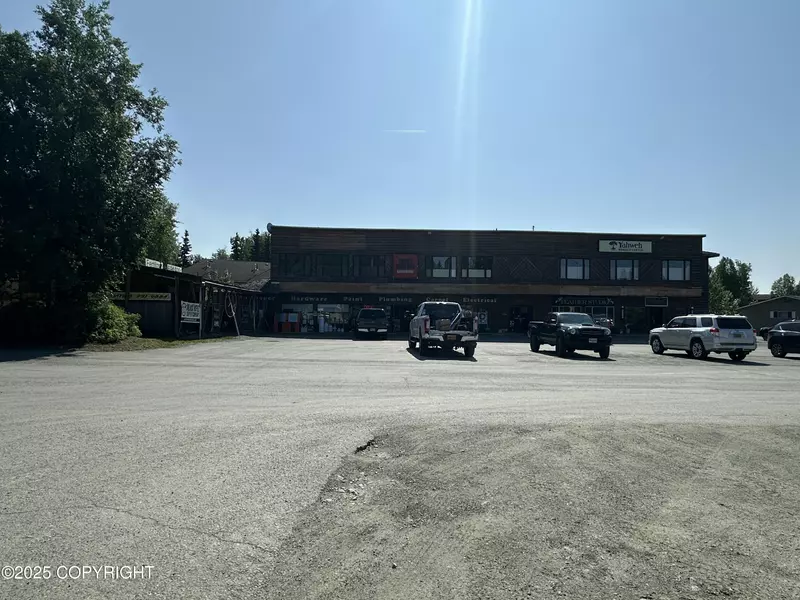 17050 N Eagle River Loop RD, Eagle River, AK 99577