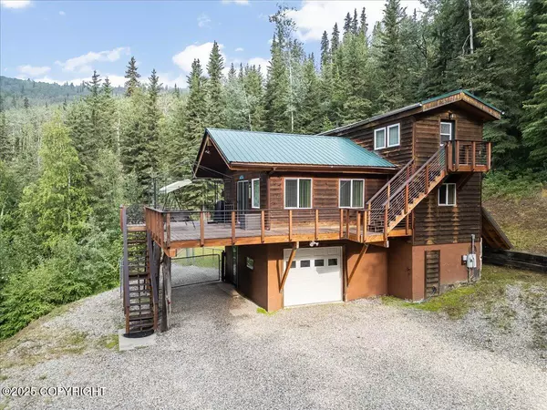 1685 Taroka DR, Fairbanks, AK 99709