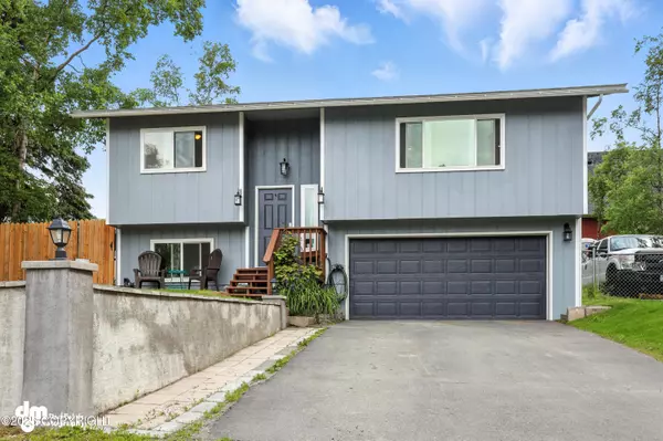 10249 Chickaloon ST, Eagle River, AK 99577