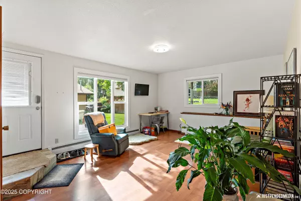 Anchorage, AK 99507,10706 Whimbrel DR