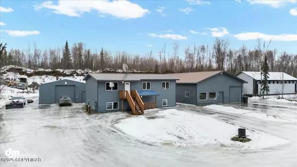 13964 W Big lake RD, Big Lake, AK 99652