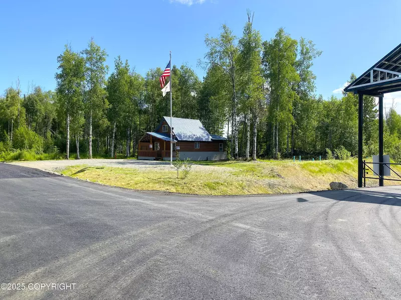 20057 E Caswell Lakes RD, Willow, AK 99688