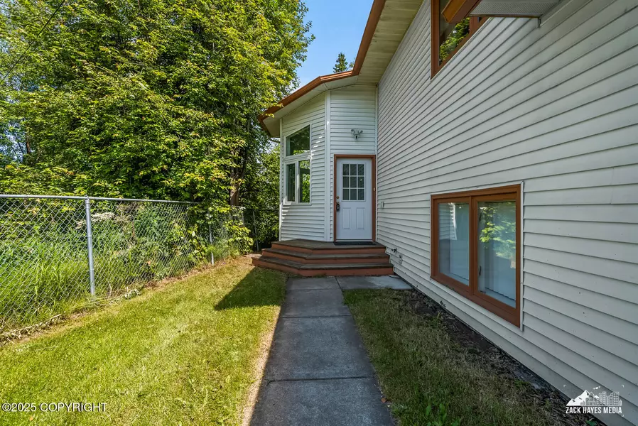 1521 Cache DR, Anchorage, AK 99507