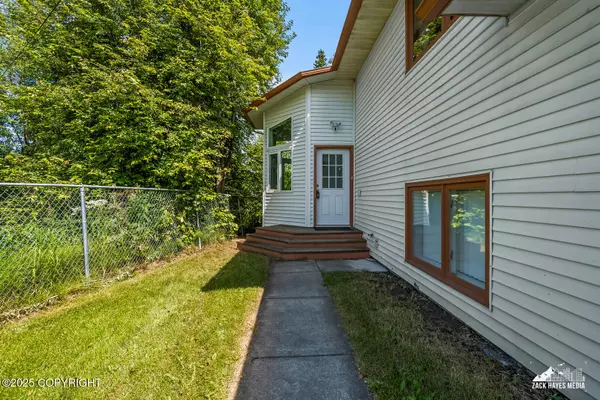 1521 Cache DR, Anchorage, AK 99507