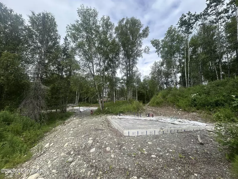 8752 E Snowbird CIR, Palmer, AK 99645