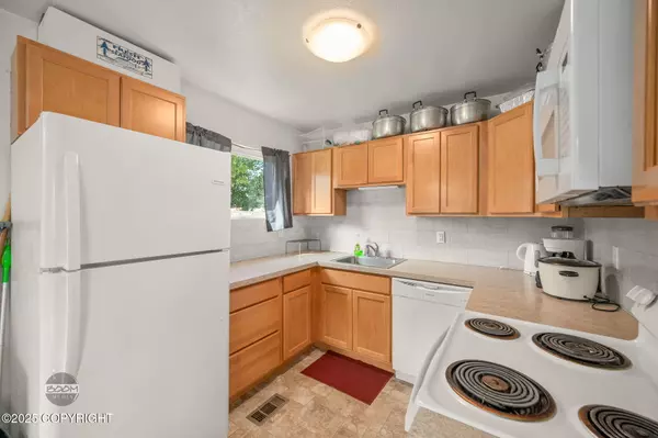 Anchorage, AK 99504,8033 E 6th AVE