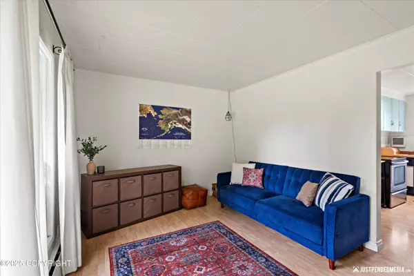 Anchorage, AK 99517,2427 Tulik DR