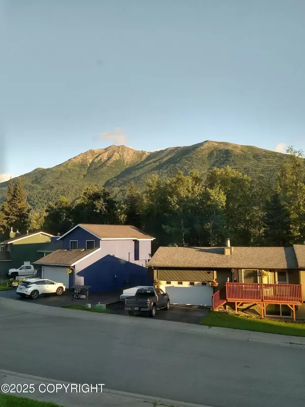 18213 Driftwood Bay DR Eagle River, AK 99577