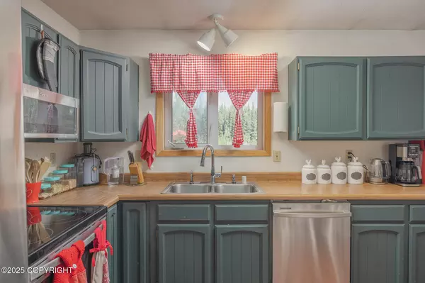 North Pole, AK 99705,1244 Candle Lite LOOP