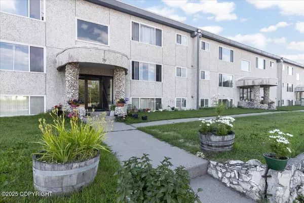 79 Slater DR #4, Fairbanks, AK 99701
