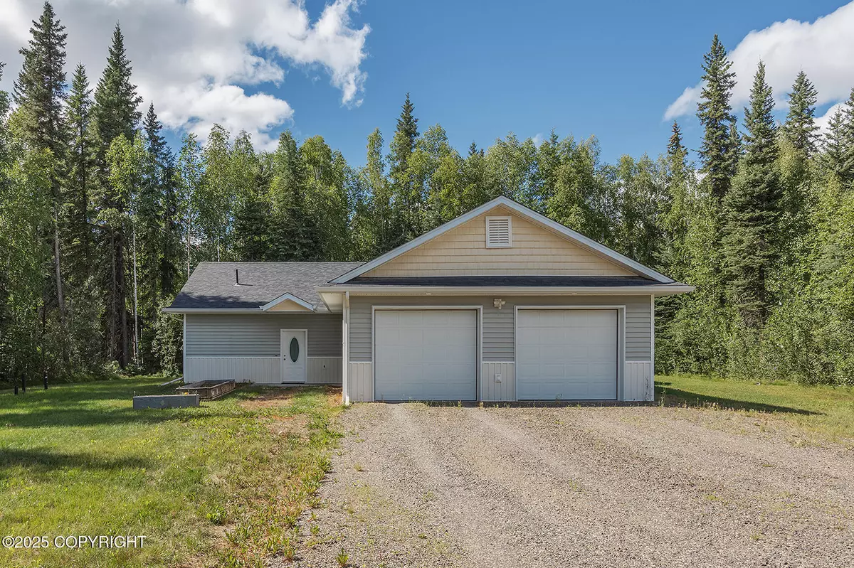 North Pole, AK 99705,725 Orion DR