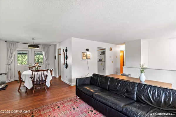 Anchorage, AK 99508,5047 Mills DR