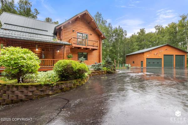 1070 W Gail DR, Wasilla, AK 99654