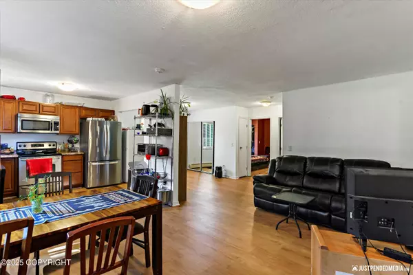 Anchorage, AK 99504,8510 Moss CT