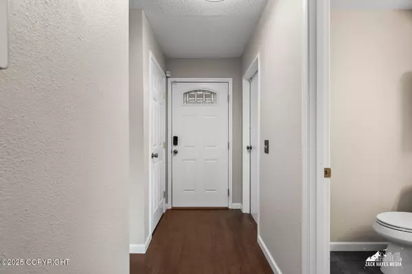 Anchorage, AK 99504,3236 Eastgate PL #18