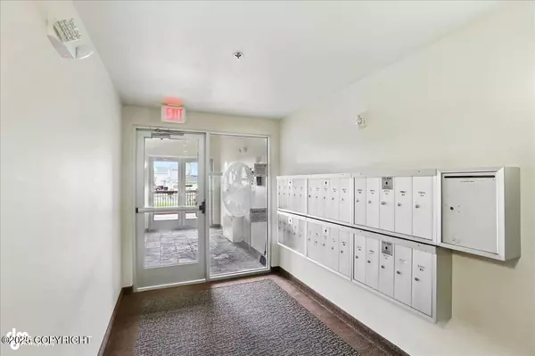 Anchorage, AK 99515,11351 Discovery View DR #103