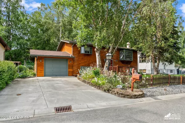 6924 Foothill DR, Anchorage, AK 99504