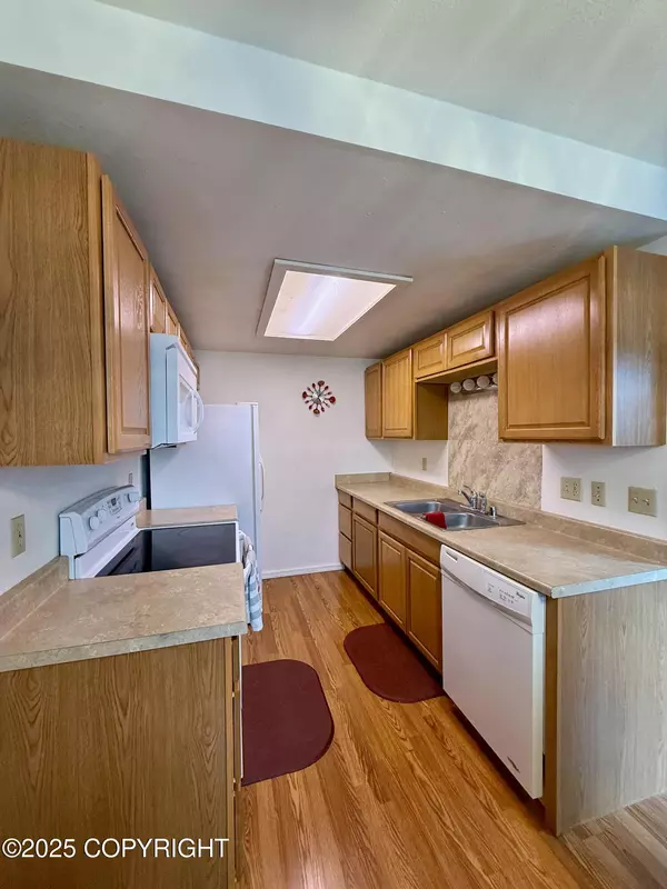 Anchorage, AK 99508,4030 Reka DR #J4